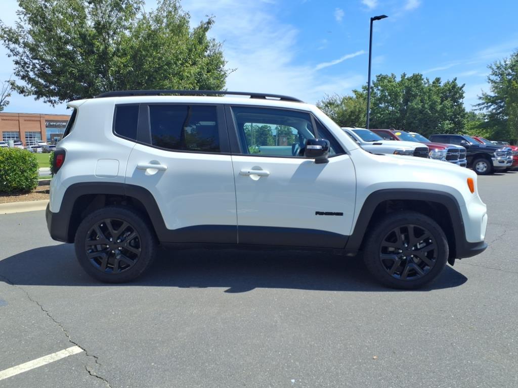 2023 Jeep Renegade Altitude photo 3