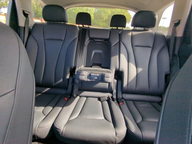 2024 Audi Q7 45 Premium Plus photo 15
