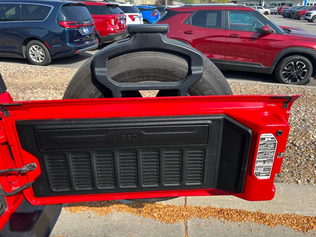 2019 Jeep Wrangler Unlimited Sahara photo 18