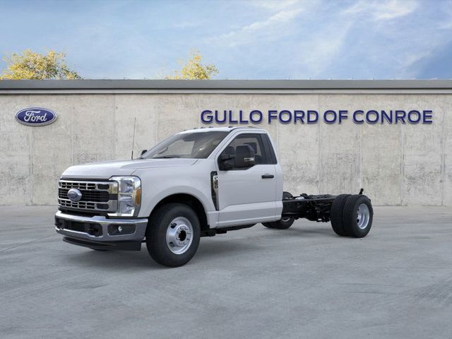 2025 Ford F-350 Super Duty Chassis Cab XL's photo