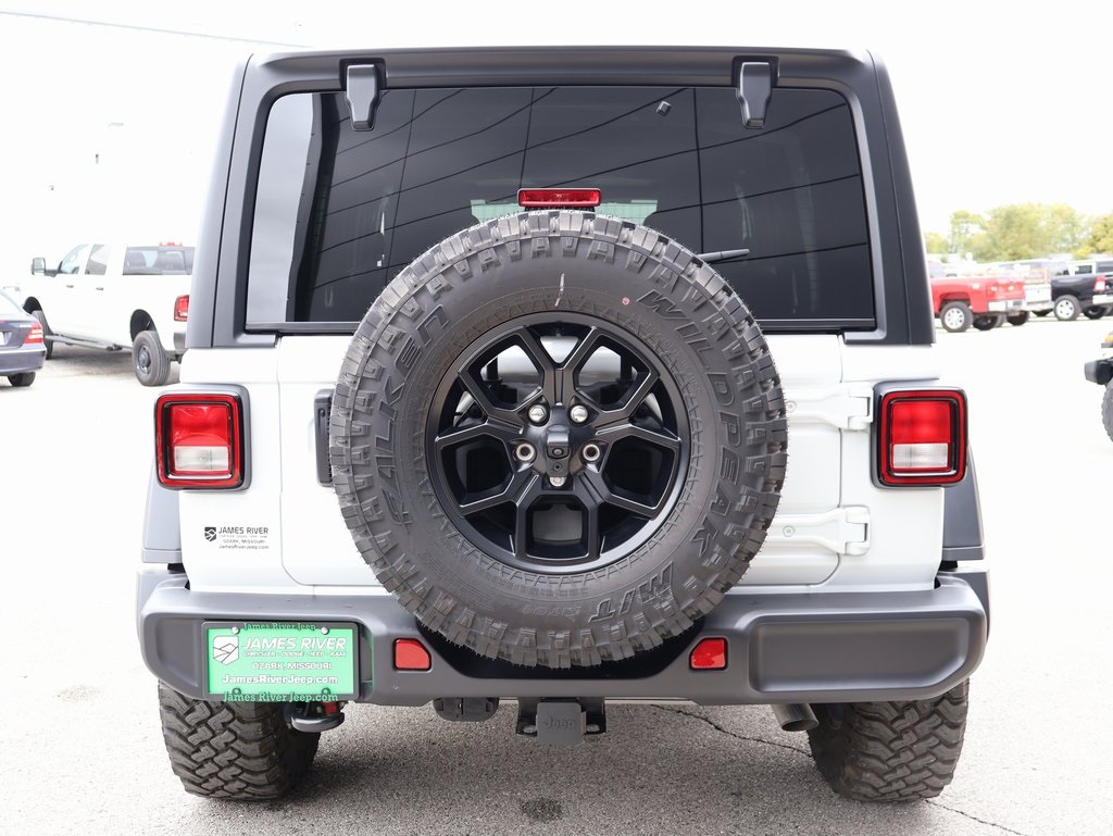 2024 Jeep Wrangler Willys photo 4