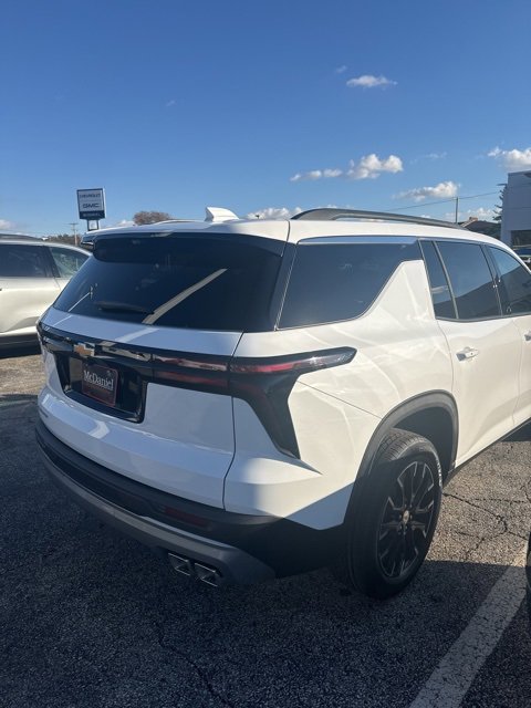 2026 Chevrolet Traverse photo 3