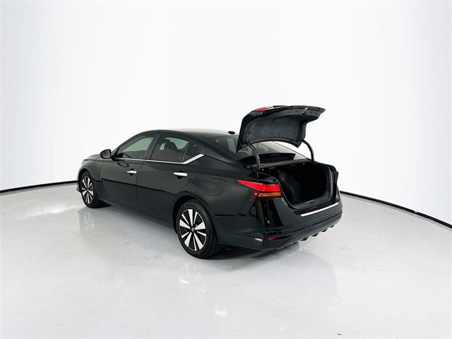 2024 Nissan Sentra SV photo 9