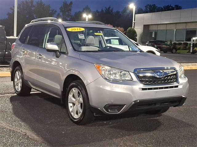 2016 Subaru Forester 2.5i Premium photo 2