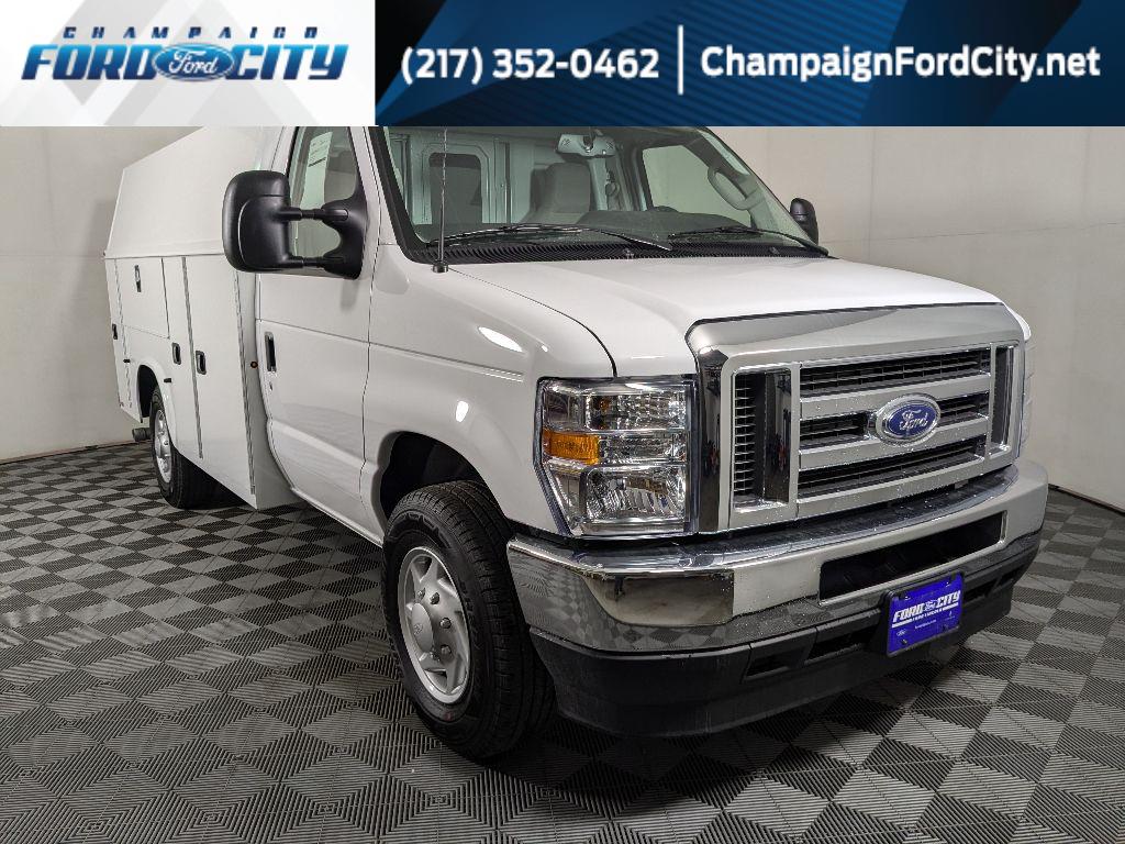 2025 Ford E-Series Cutaway Base's photo