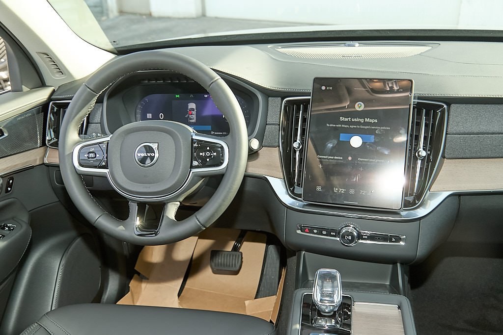 2026 VOLVO XC90 - Image 25