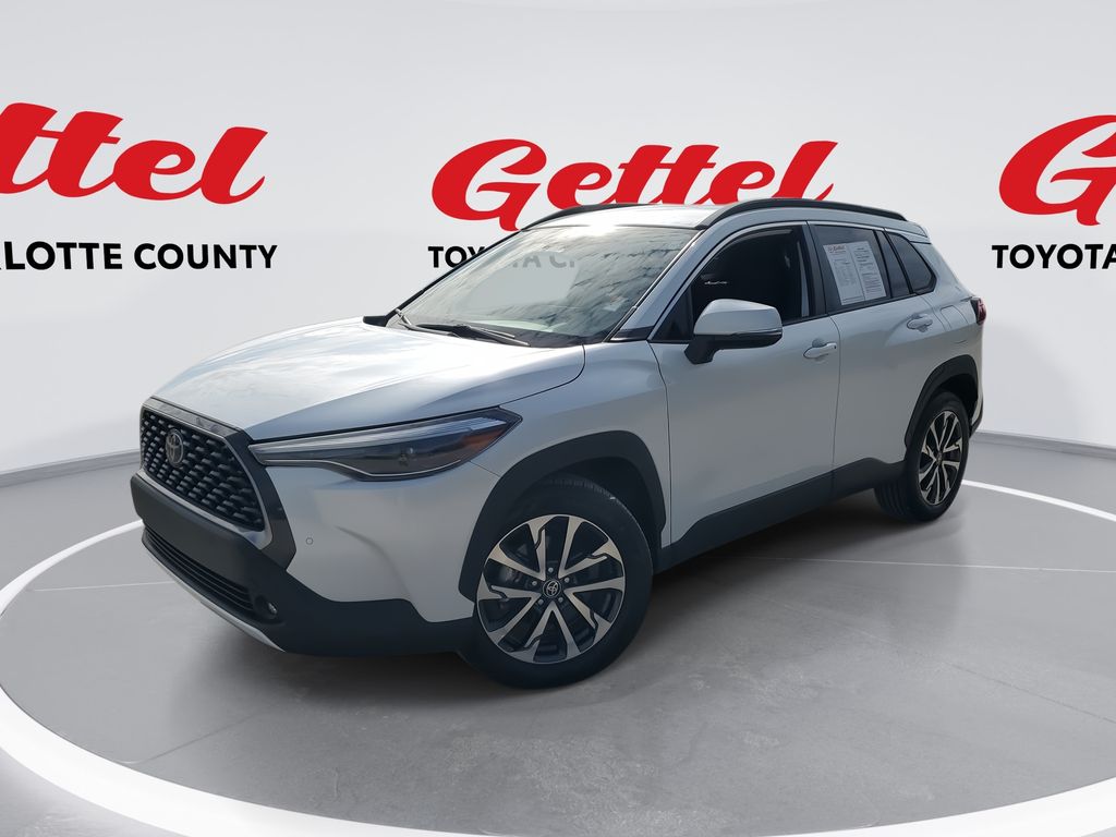 2023 Toyota Corolla Cross XLE's photo