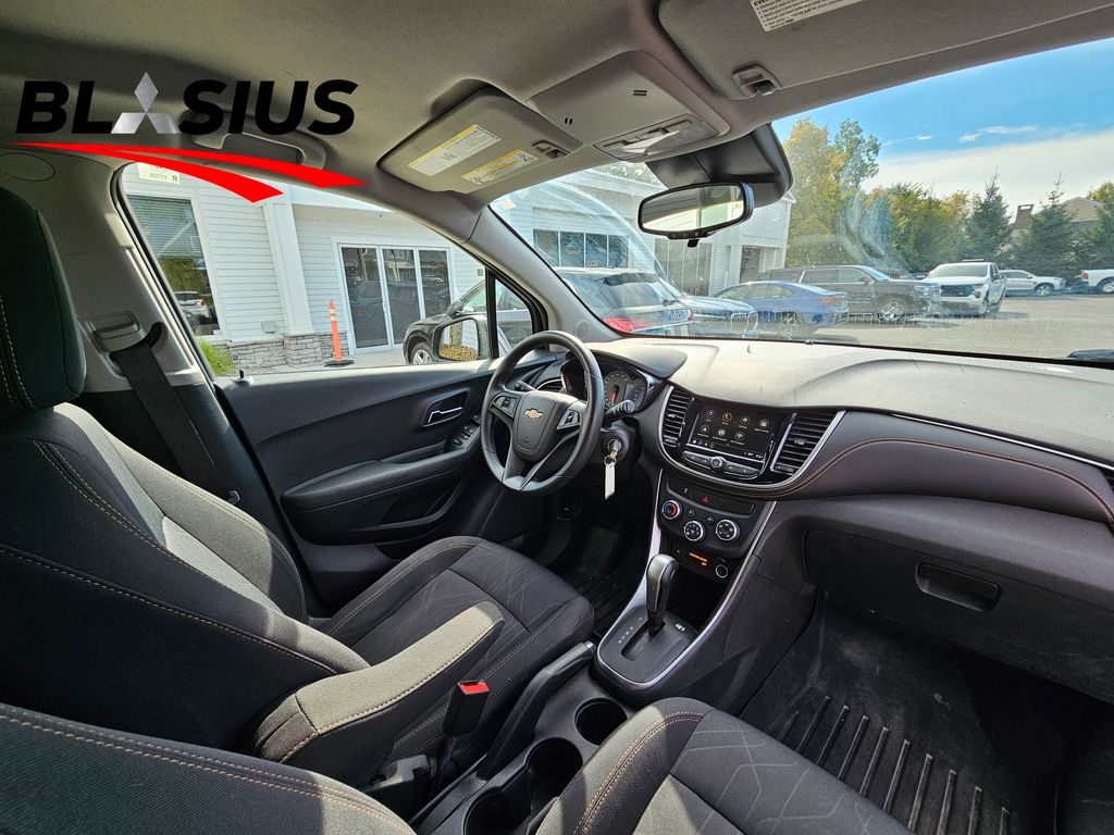 2018 Chevrolet Trax LT photo 12