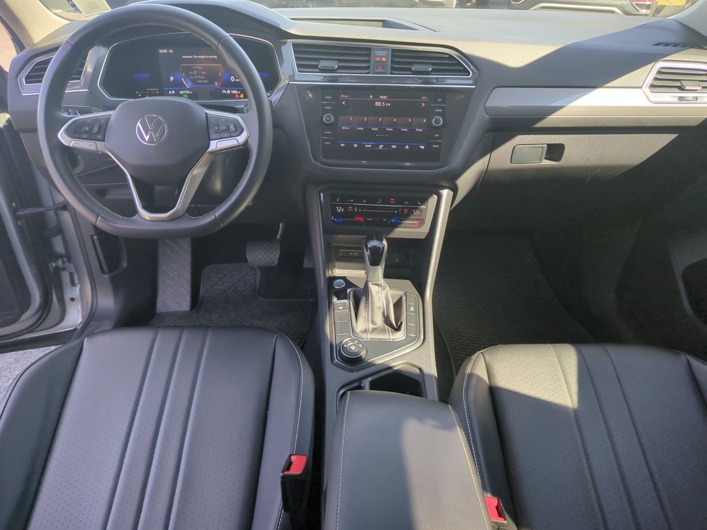 2022 Volkswagen Tiguan SE photo 8