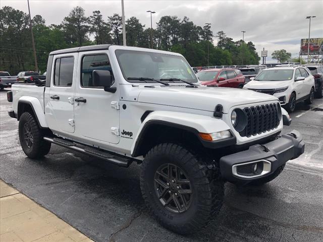 Used 2024 White Jeep Sport S image 1