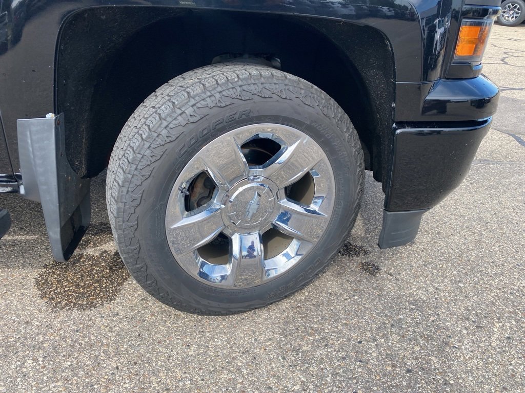 2015 Chevrolet Silverado 1500 LTZ photo 3