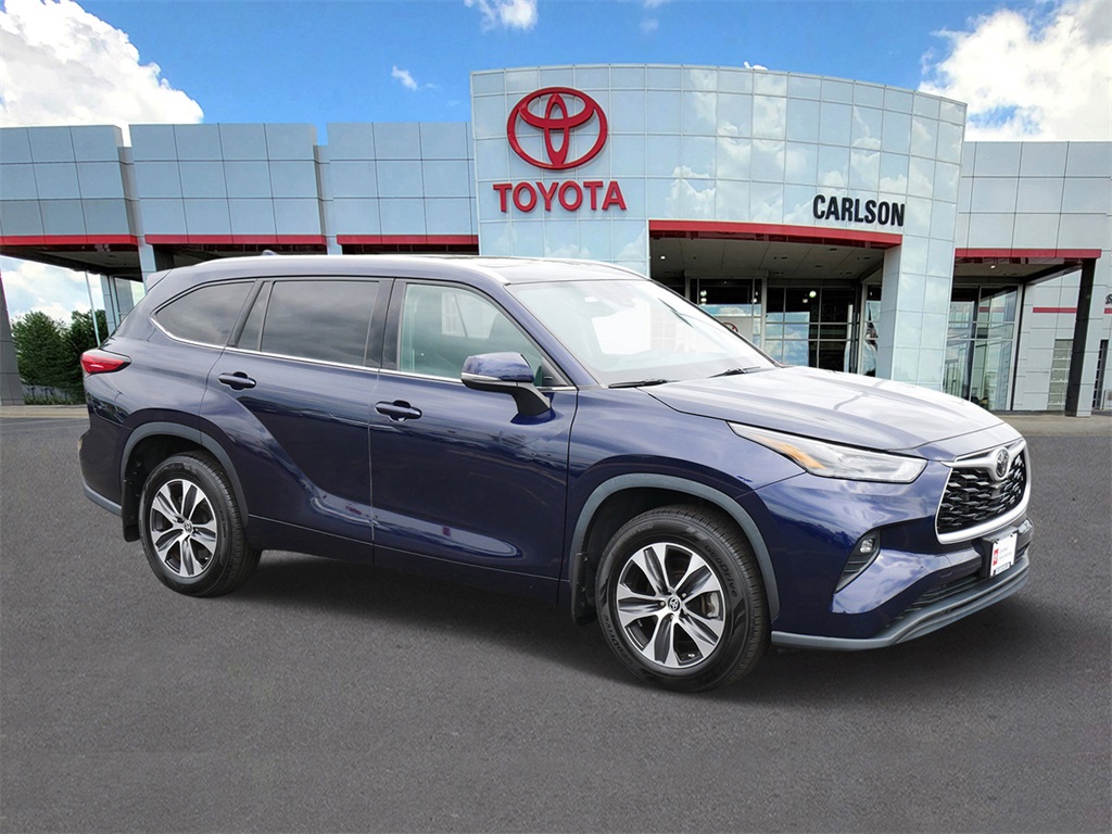 Certified 2022 Toyota Highlander XLE with VIN 5TDGZRBH2NS573417 for sale in Minneapolis, Minnesota