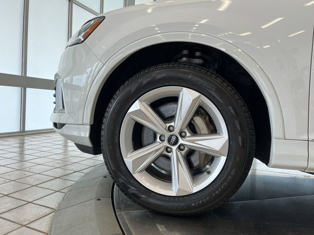 2022 Audi Q7 55 Premium photo 10