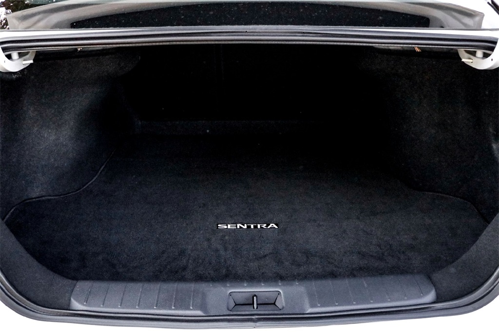 2025 Nissan Sentra SV photo 29