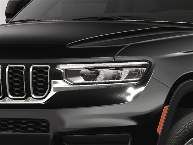 2025 Jeep Grand Cherokee Laredo photo 13