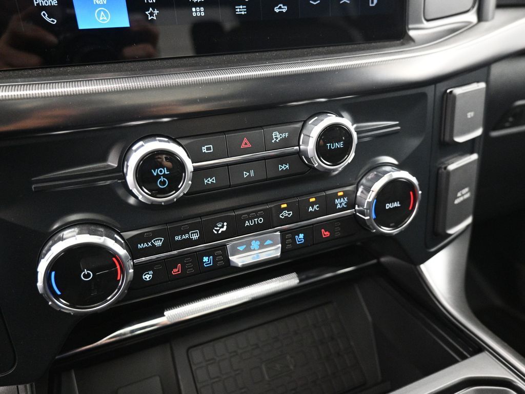 2025 Ford F-150 Lariat photo 15