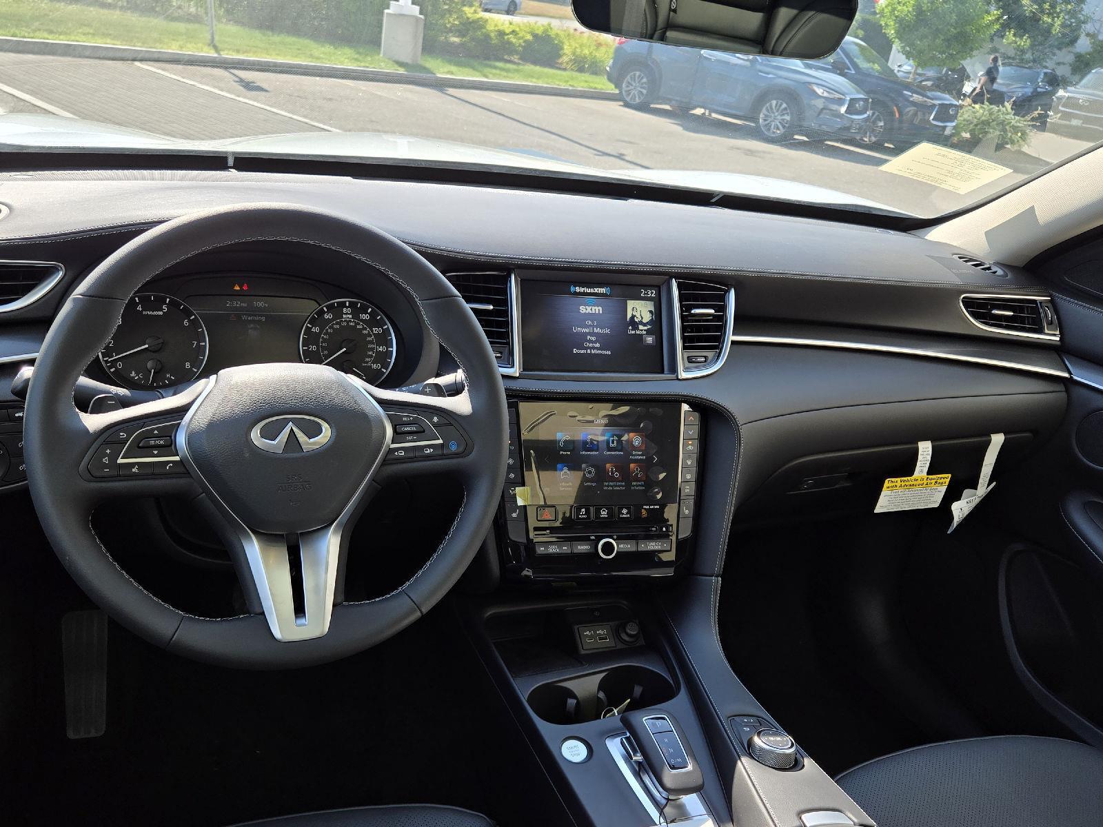 2025 Infiniti QX50 Luxe AWD photo 9