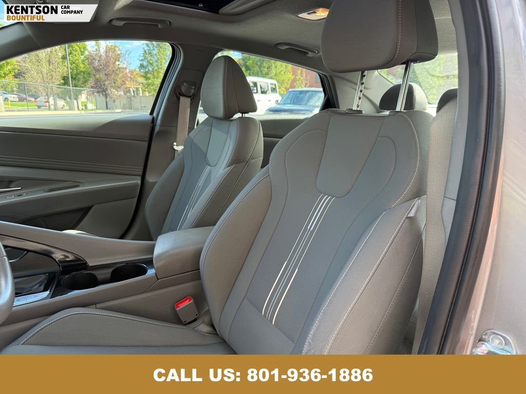 2025 Hyundai Elantra SEL Convenience photo 24
