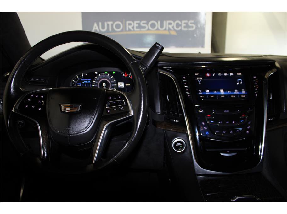 2016 Cadillac Escalade ESV Platinum photo 33