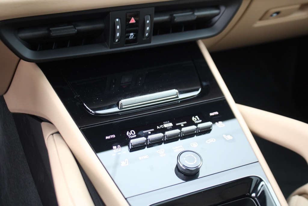 2025 Porsche Cayenne Coupe Base photo 28