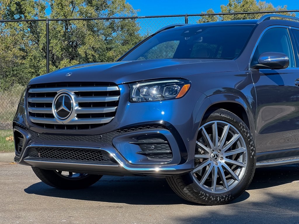 2024 Mercedes Benz GLS 580 4MATIC photo 3