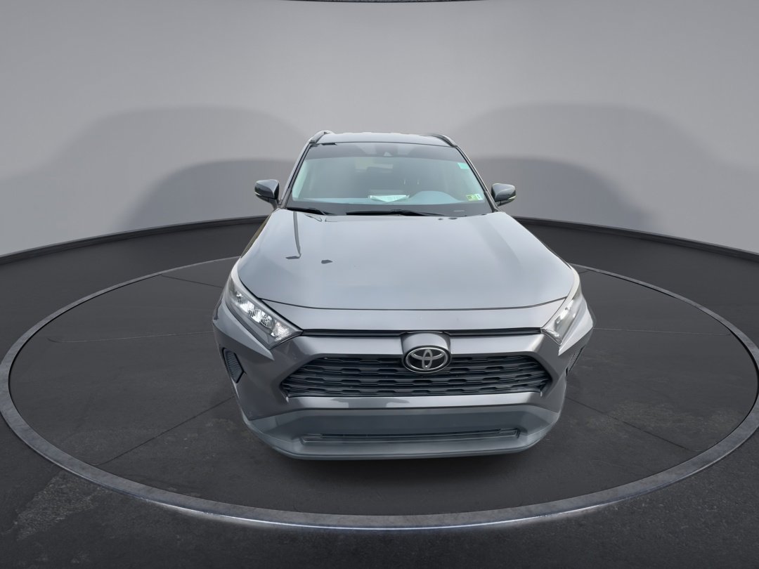 2019 Toyota RAV4 LE photo 2