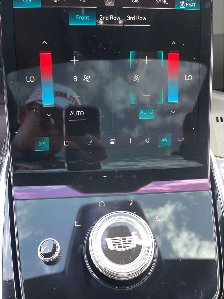 2025 Cadillac Escalade IQ Luxury photo 31