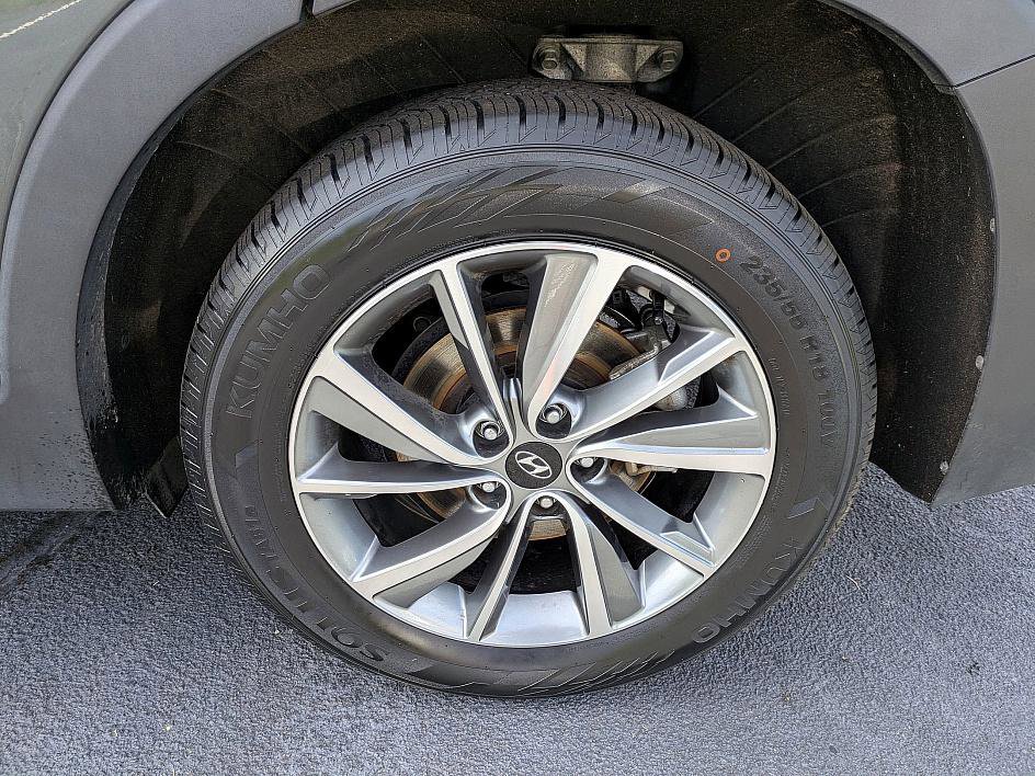 2020 Hyundai Santa Fe Limited photo 9