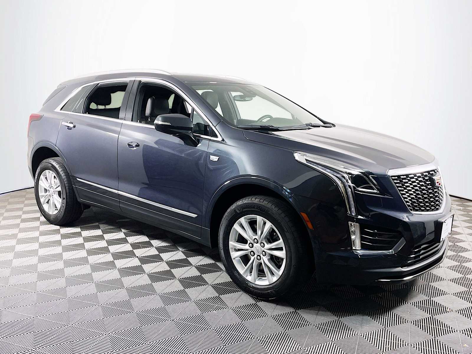 2023 Cadillac XT5 Luxury photo 3