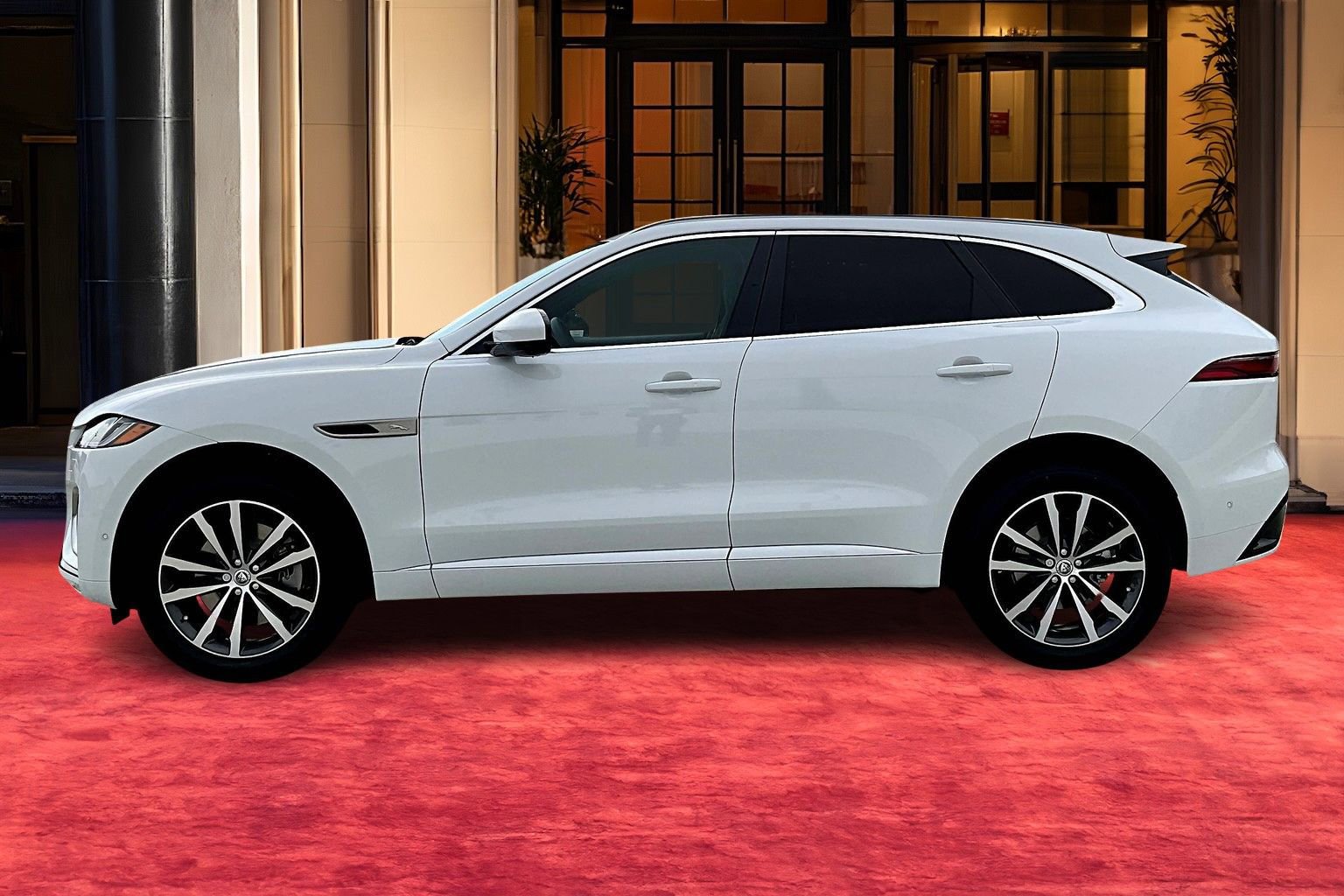 2026 Jaguar F-PACE P250 R-Dynamic S photo 3
