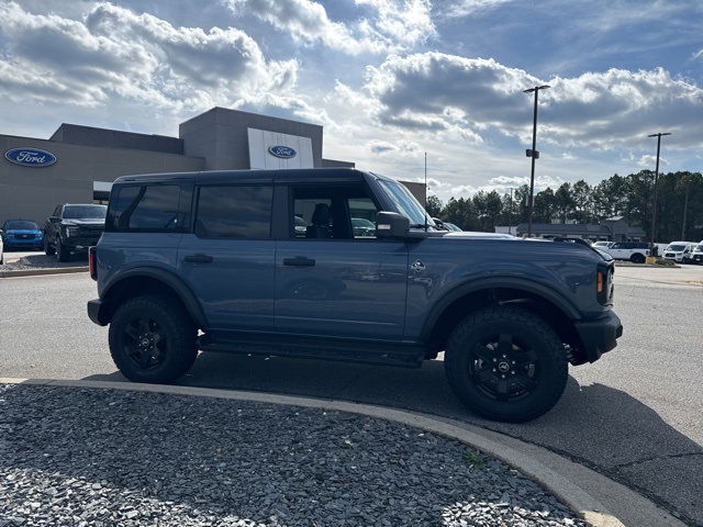 2025 Ford Bronco 4-Door Outer Banks's photo