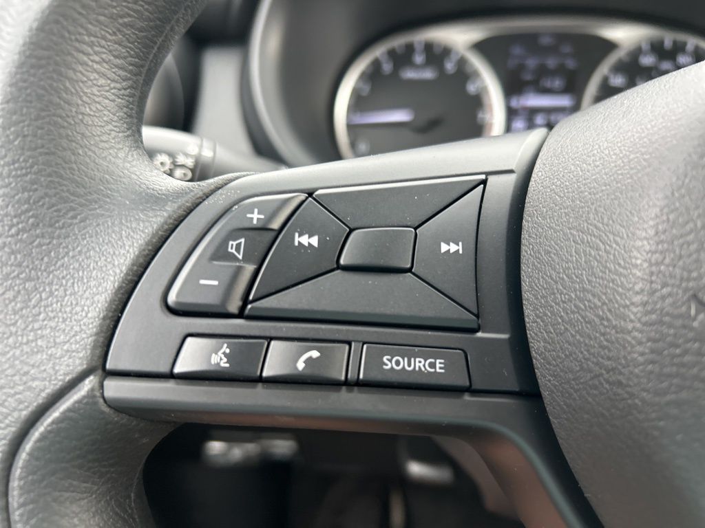 2024 Nissan Kicks S photo 19