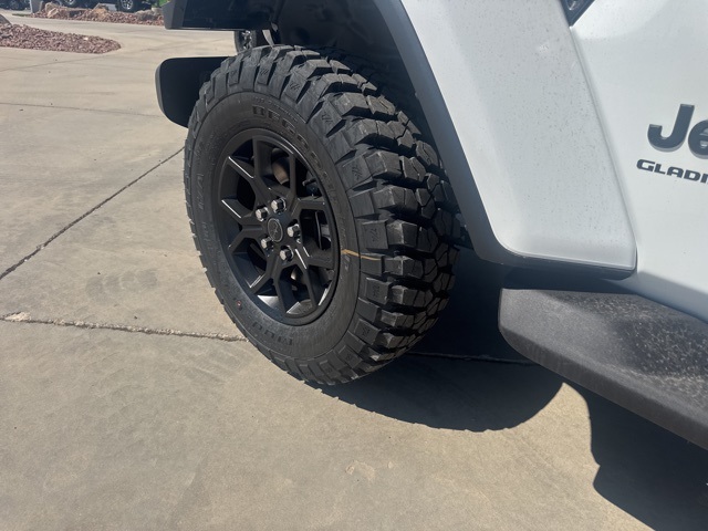 2025 Jeep Gladiator Sport photo 8