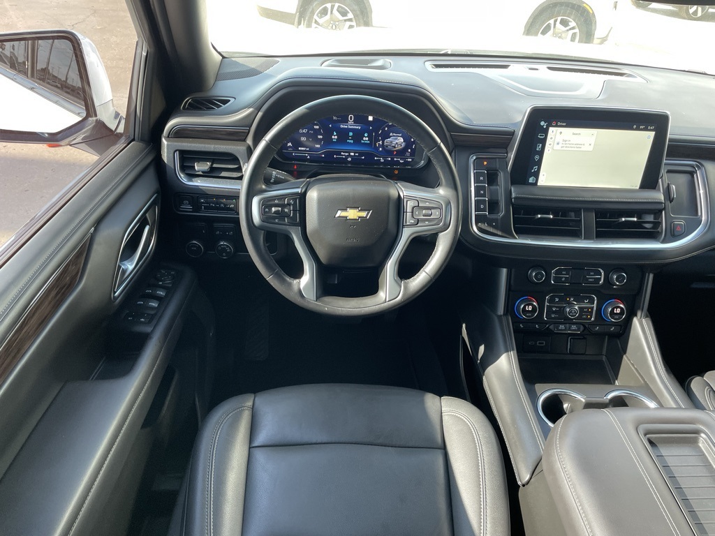 2022 Chevrolet Suburban LT photo 13