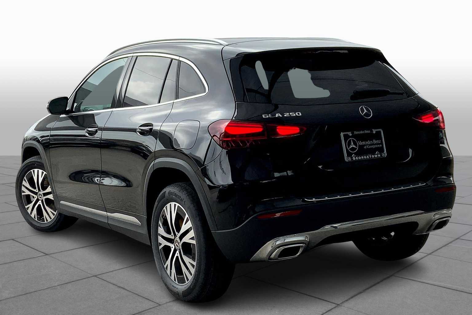 2025 Mercedes Benz GLA 250 photo 4