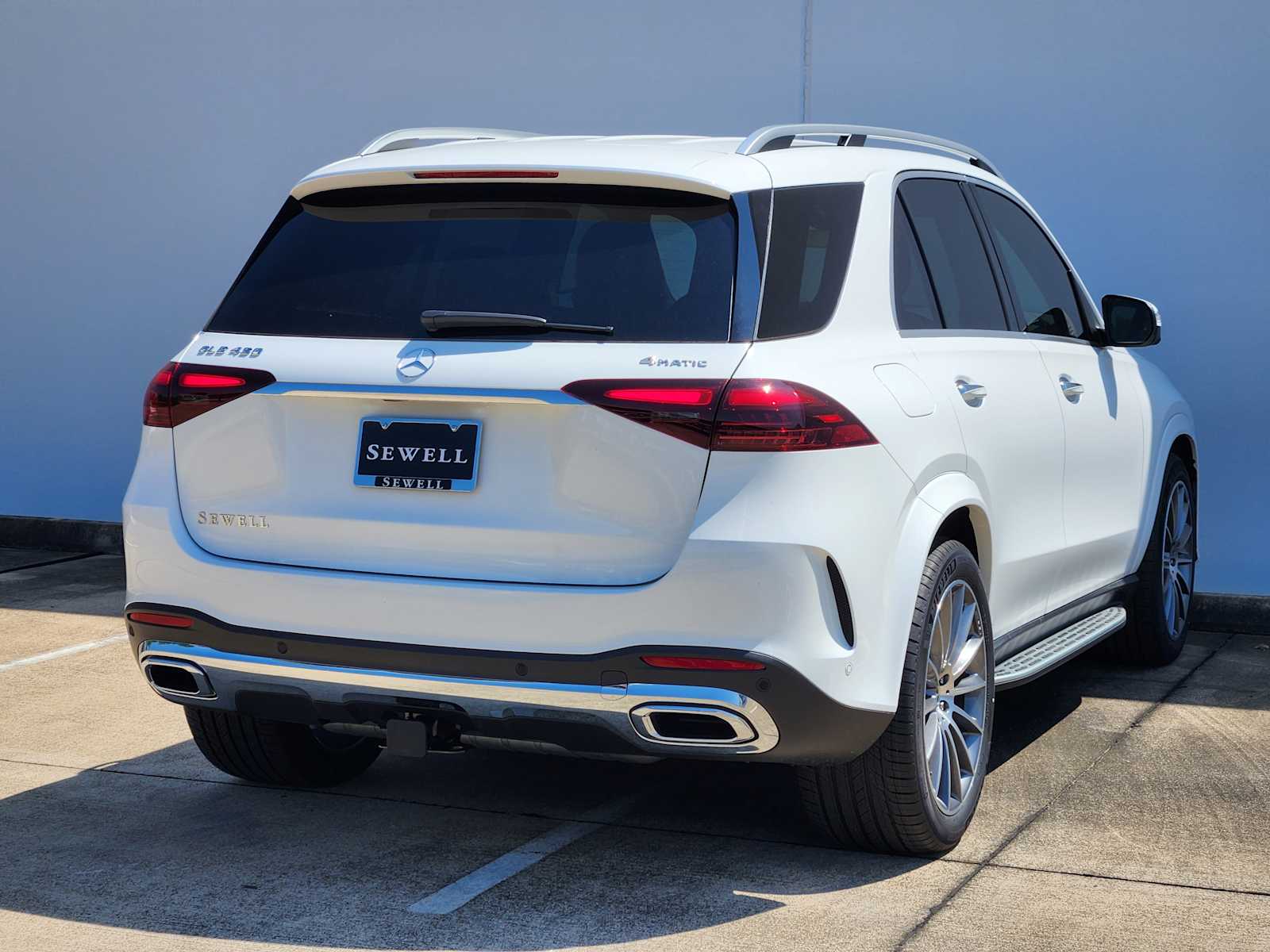2026 Mercedes Benz GLE 450 4MATIC photo 4