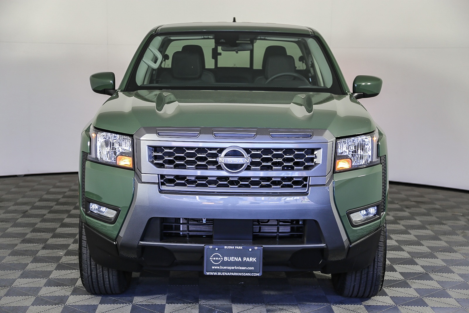 2025 Nissan Frontier SV photo 4