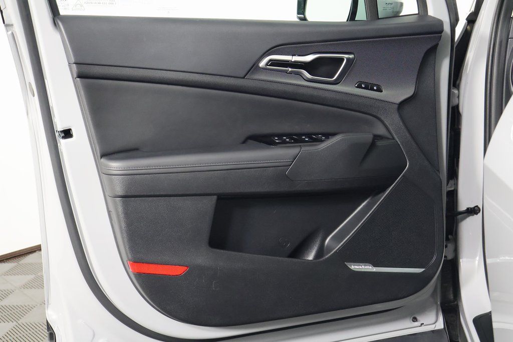 2025 Kia Sportage photo 9