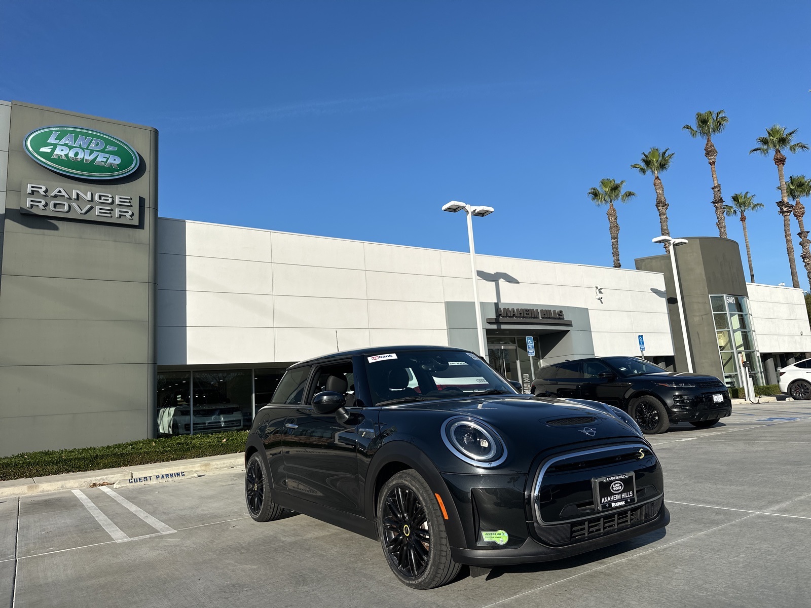 Used 2023 MINI Hardtop 2 Door SE with VIN WMW13DJ02P2T82089 for sale in Anaheim, CA