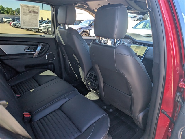 2024 Land Rover Discovery Sport SE photo 8