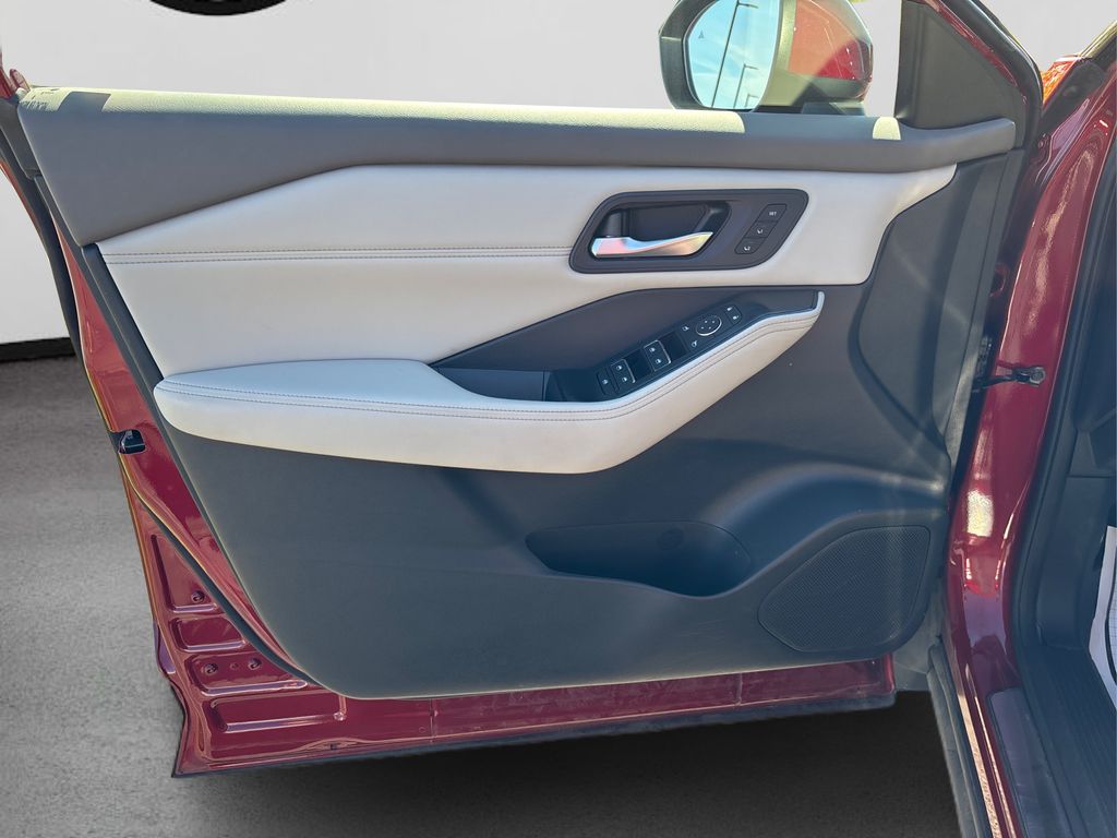 2023 Nissan Rogue SL photo 24