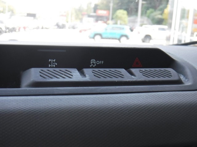 2023 Ford Bronco Base photo 28