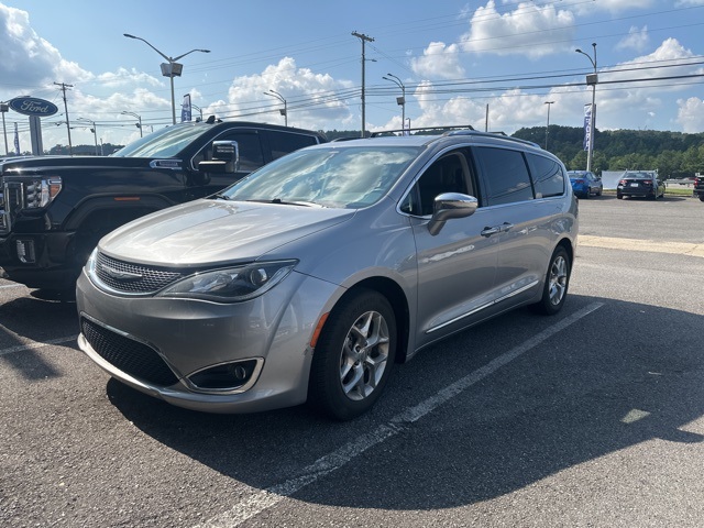Used 2019 Chrysler Pacifica Limited with VIN 2C4RC1GG7KR668152 for sale in Fort Payne, AL