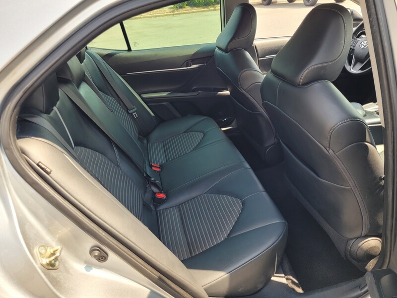 2020 Toyota Camry SE photo 10