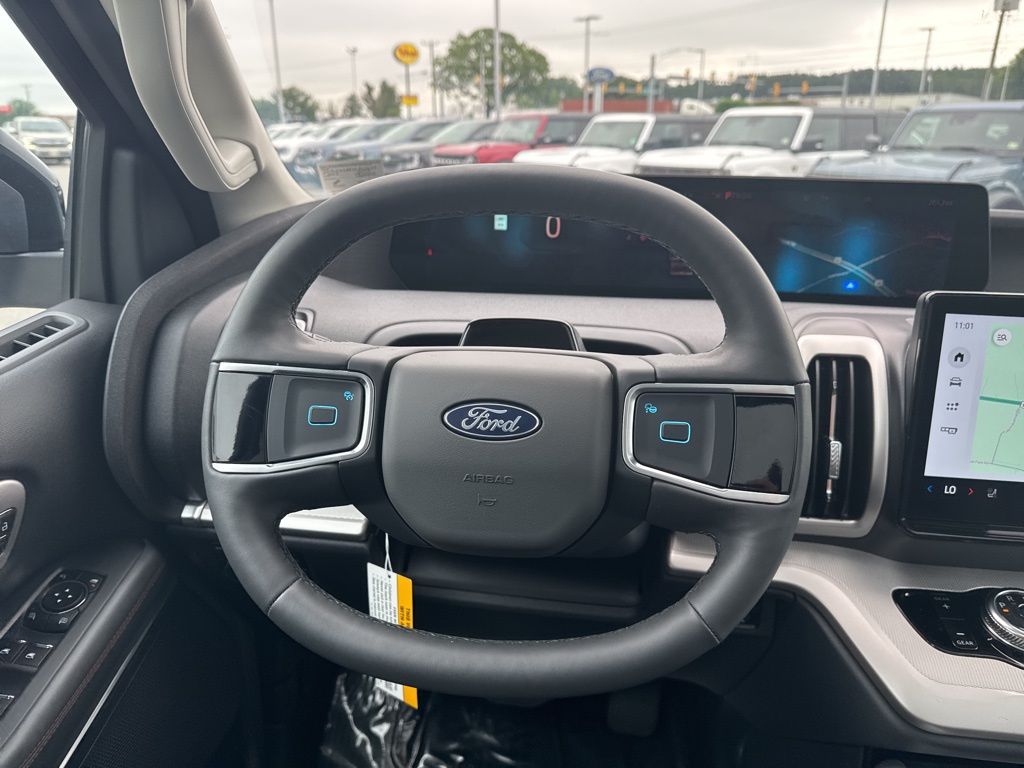 2025 Ford Expedition photo 27