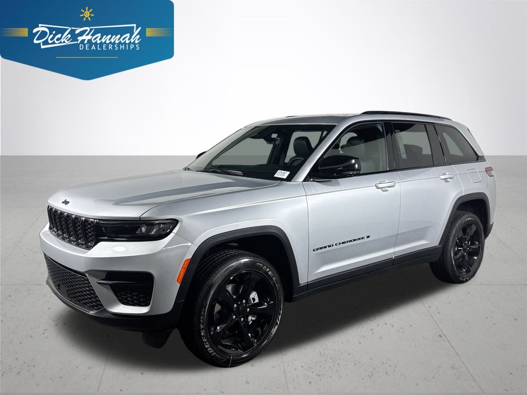 2025 Jeep Grand Cherokee Altitude's photo