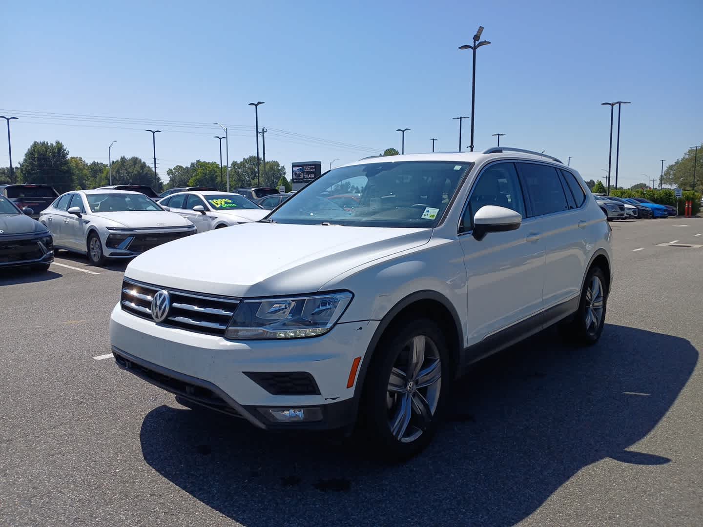2021 Volkswagen Tiguan SEL photo 2