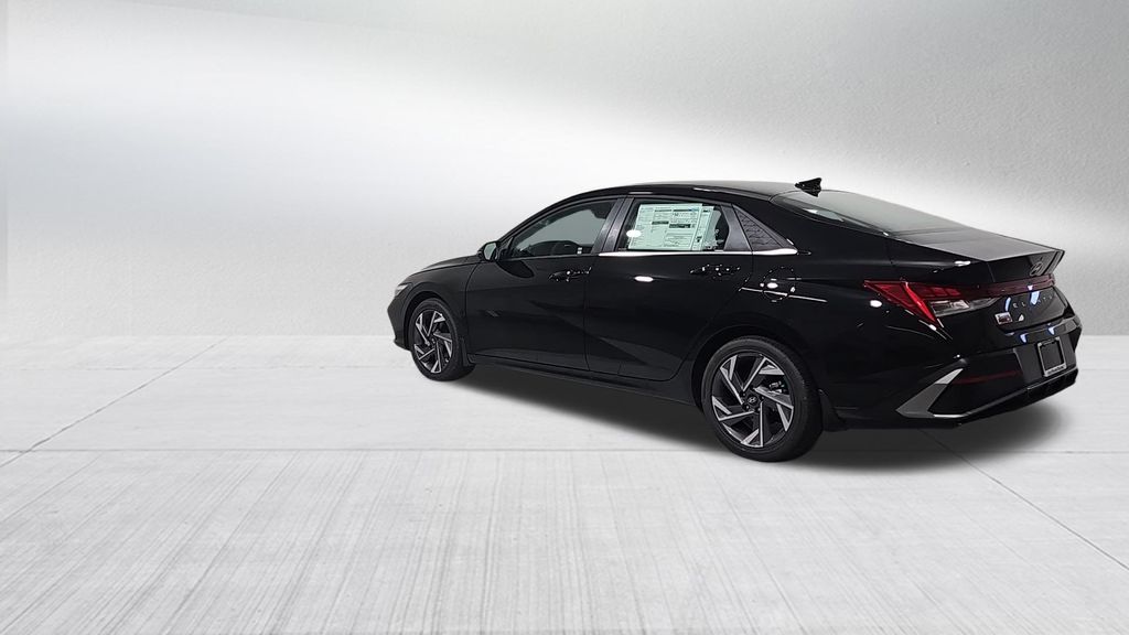 2025 Hyundai Elantra Hybrid Limited photo 3