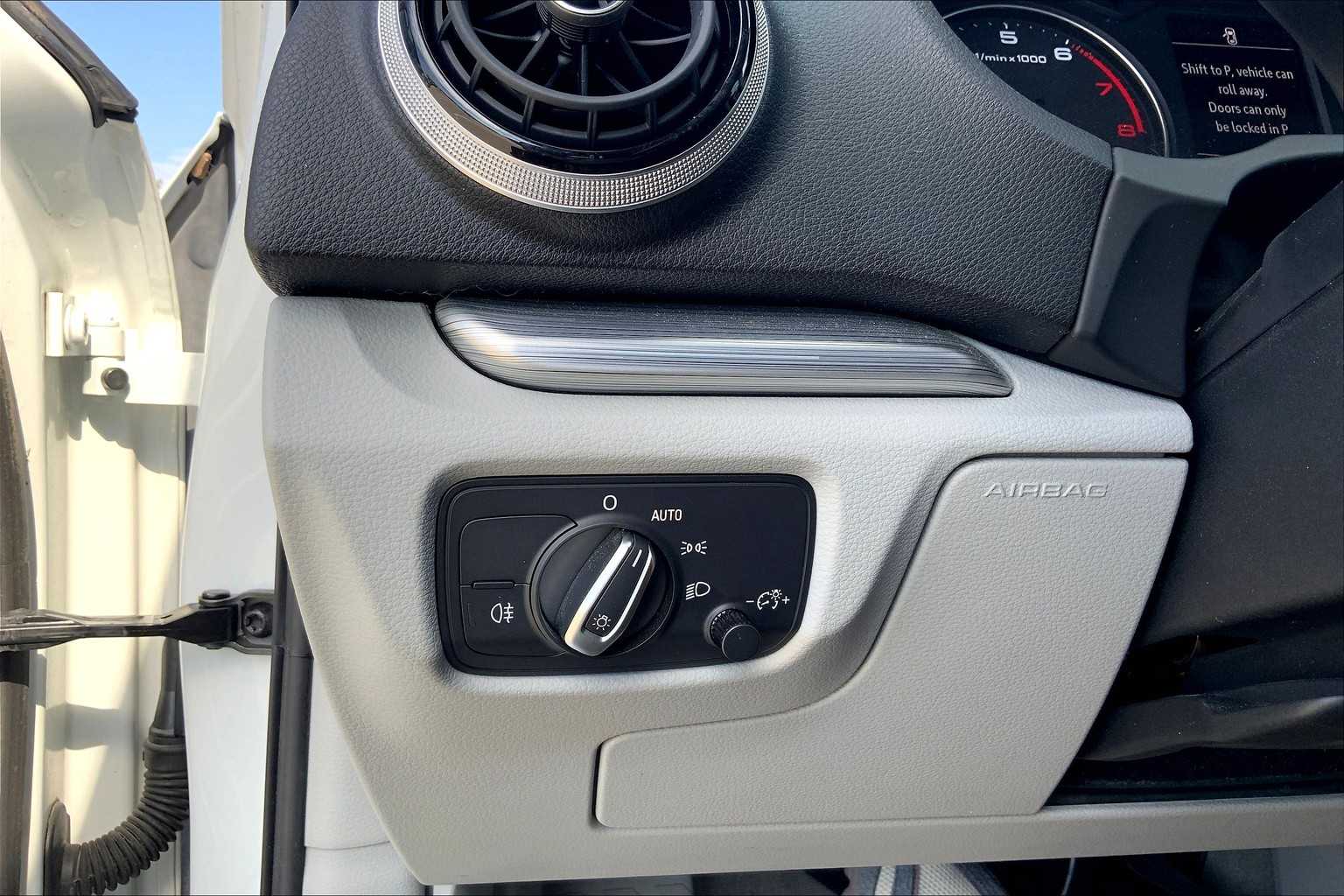 2015 Audi A3 1.8T Premium Plus photo 32