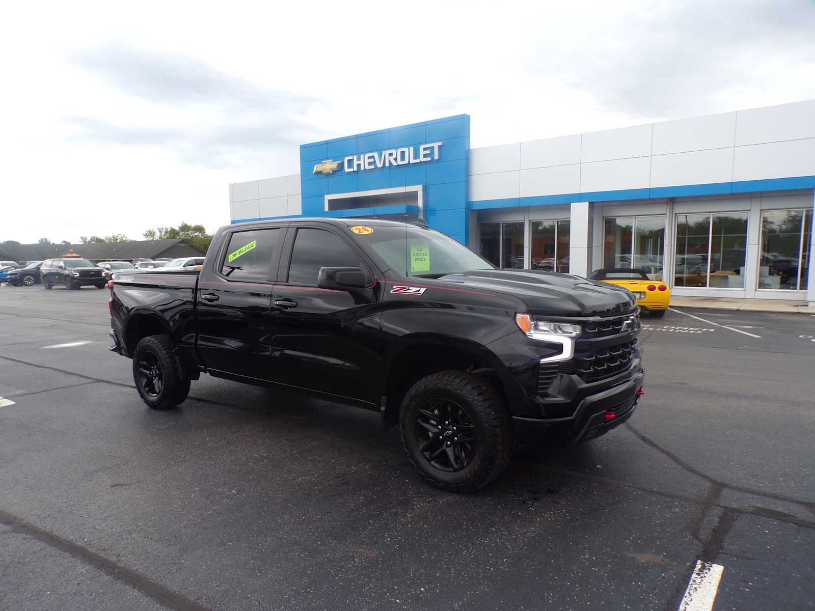 2024 Chevrolet Silverado 1500 LT Trail Boss photo 2